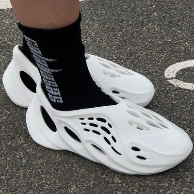 Adidas Yeezy Foam Runner White adi-0160-59076 фото